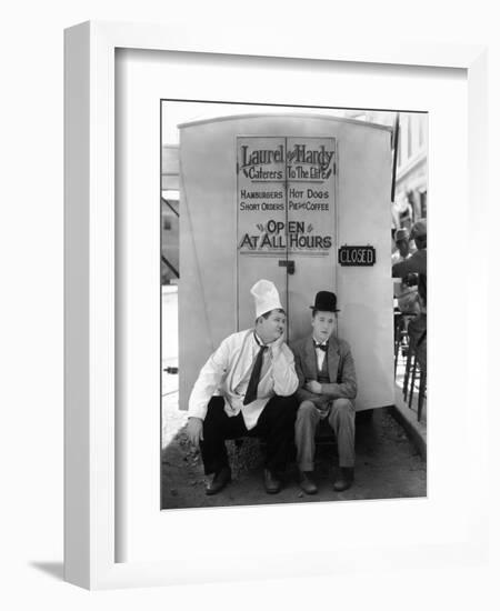 Oliver Hardy, Stan Laurel, Pack Up Your Troubles, 1932-null-Framed Photographic Print