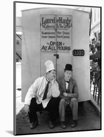 Oliver Hardy, Stan Laurel, Pack Up Your Troubles, 1932-null-Mounted Photographic Print