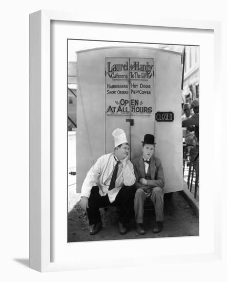 Oliver Hardy, Stan Laurel, Pack Up Your Troubles, 1932-null-Framed Photographic Print