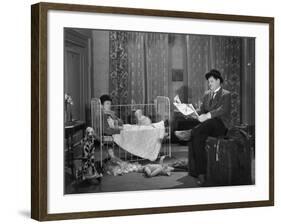 Oliver Hardy, Stan Laurel, Pack Up Your Troubles, 1932-null-Framed Photographic Print