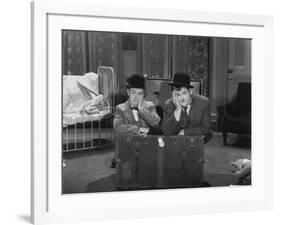 Oliver Hardy, Stan Laurel, Pack Up Your Troubles, 1932-null-Framed Photographic Print