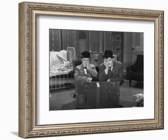 Oliver Hardy, Stan Laurel, Pack Up Your Troubles, 1932-null-Framed Photographic Print