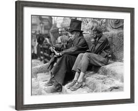 Oliver Twist, Anthony Newley, John Howard Davies, 1948-null-Framed Photo