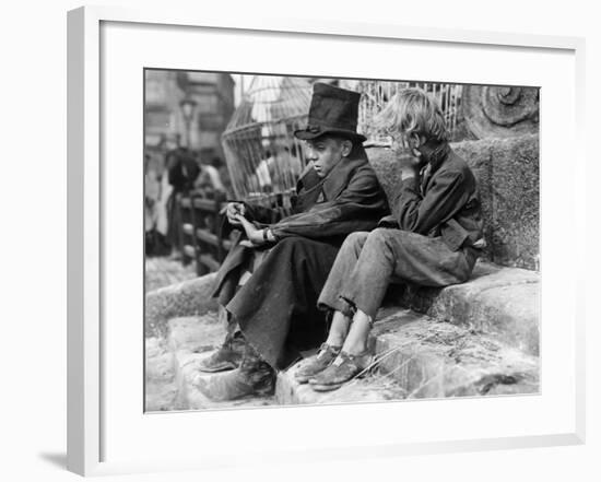 Oliver Twist, Anthony Newley, John Howard Davies, 1948-null-Framed Photo