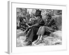 Oliver Twist, Anthony Newley, John Howard Davies, 1948-null-Framed Photo