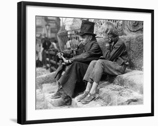 Oliver Twist, Anthony Newley, John Howard Davies, 1948-null-Framed Photo