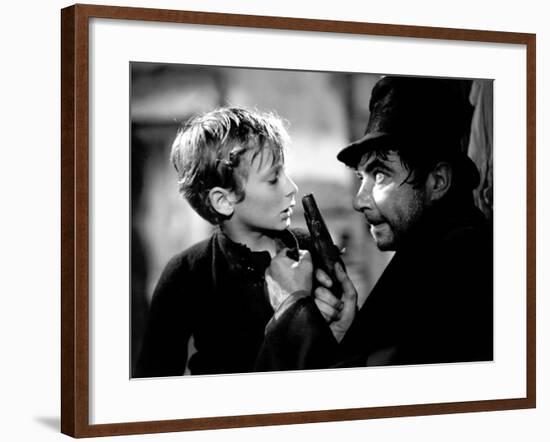 Oliver Twist, John Howard Davies, Robert Newton, 1948-null-Framed Photo