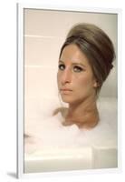 On s'fait la valise Docteur ? WHAT'S UP, DOC? by Peter Bogdanovich with Barbra Streisand, 1972 (pho-null-Framed Photo