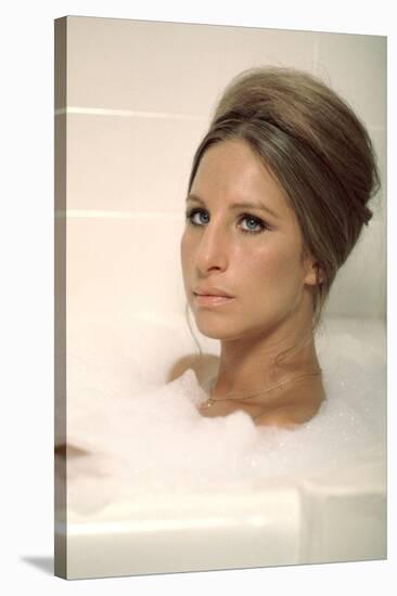 On s'fait la valise Docteur ? WHAT'S UP, DOC? by Peter Bogdanovich with Barbra Streisand, 1972 (pho-null-Stretched Canvas