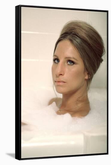 On s'fait la valise Docteur ? WHAT'S UP, DOC? by Peter Bogdanovich with Barbra Streisand, 1972 (pho-null-Framed Stretched Canvas