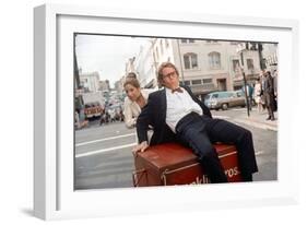 On s'fait la valise Docteur ? WHAT'S UP, DOC? by Peter Bogdanovich with Barbra Streisand and Ryan O-null-Framed Photo