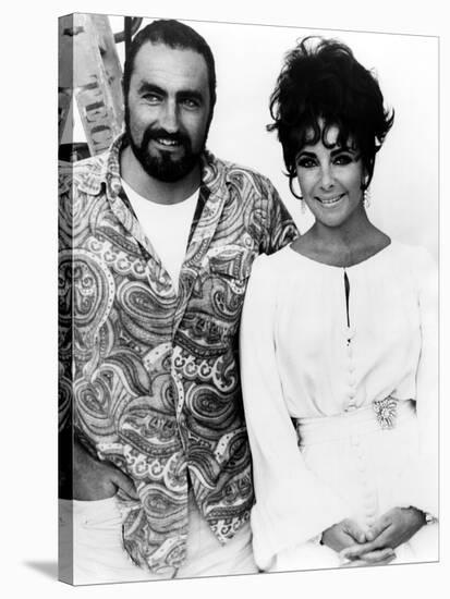 On the set, Elizabeth Taylor and his brother Howard. BOOM !, 1968 directed by JOSEPH LOSEY (b/w pho-null-Stretched Canvas