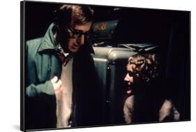 On the set, Woody Allen directs Mia Farrow. PURPLE ROSE OF CAIRO, 1985 directed by WOOD Y ALLEN (ph-null-Framed Photo