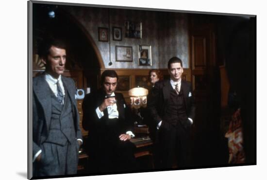 ONCE UPON A TIME IN AMERICA, 1984 directed by SERGIO LEONE James Woods, Robert by Niro (photo)-null-Mounted Photo