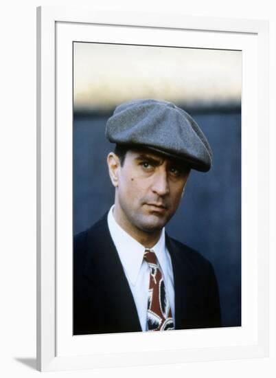 ONCE UPON A TIME IN AMERICA, 1984 directed by SERGIO LEONE Robert by Niro (photo)-null-Framed Photo