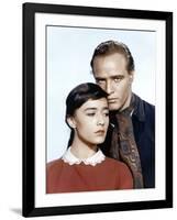 ONE-EYED JACKS, 1961 directed by MARLON BRANDO Pina Pellicer and Marlon Brando (photo)-null-Framed Photo