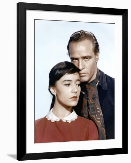 ONE-EYED JACKS, 1961 directed by MARLON BRANDO Pina Pellicer and Marlon Brando (photo)-null-Framed Photo