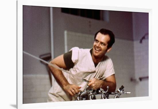 ONE FLEW OVER THE CUCKOO'S NEST, 1975 directed by MILOS FORMAN Jack Nicholson (photo)-null-Framed Photo