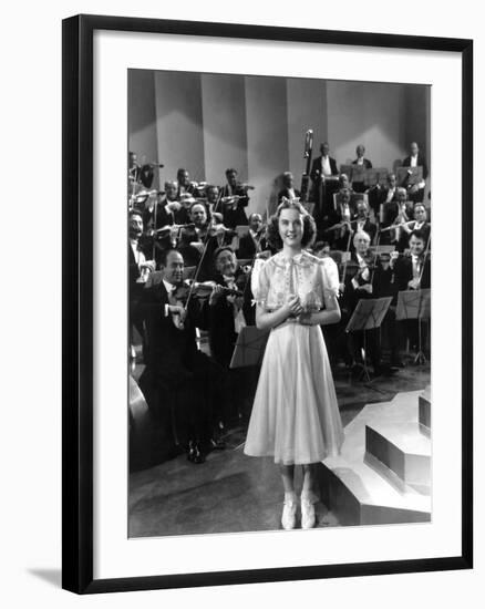 One Hundred Men And A Girl, Deanna Durbin, 1937-null-Framed Photo