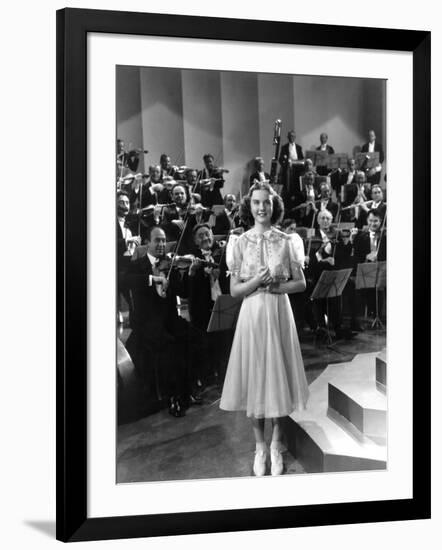 One Hundred Men And A Girl, Deanna Durbin, 1937-null-Framed Photo