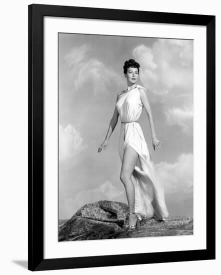 ONE TOUCH OF VENUS, 1948 directed by WILLIAM A. SEITER Ava Gardner (b/w photo)-null-Framed Photo