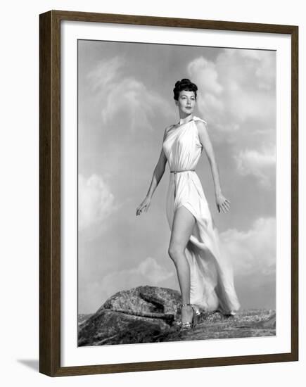 ONE TOUCH OF VENUS, 1948 directed by WILLIAM A. SEITER Ava Gardner (b/w photo)-null-Framed Photo