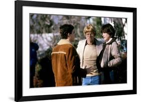 ORDINARY PEOPLE, 1980 directed by ROBERT REDFORD On the set, Robert Redford with Timothy Hutton and-null-Framed Photo