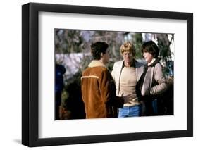 ORDINARY PEOPLE, 1980 directed by ROBERT REDFORD On the set, Robert Redford with Timothy Hutton and-null-Framed Photo