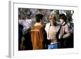 ORDINARY PEOPLE, 1980 directed by ROBERT REDFORD On the set, Robert Redford with Timothy Hutton and-null-Framed Photo