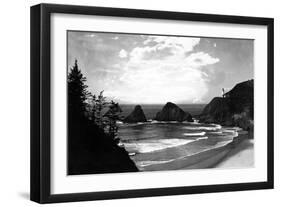 Oregon - Coastal Highway View of Heceta Head Lighthouse-Lantern Press-Framed Art Print