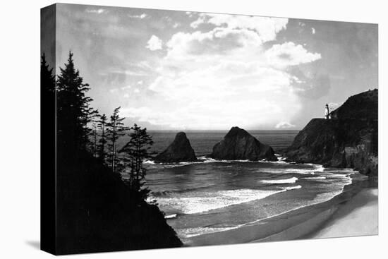 Oregon - Coastal Highway View of Heceta Head Lighthouse-Lantern Press-Stretched Canvas