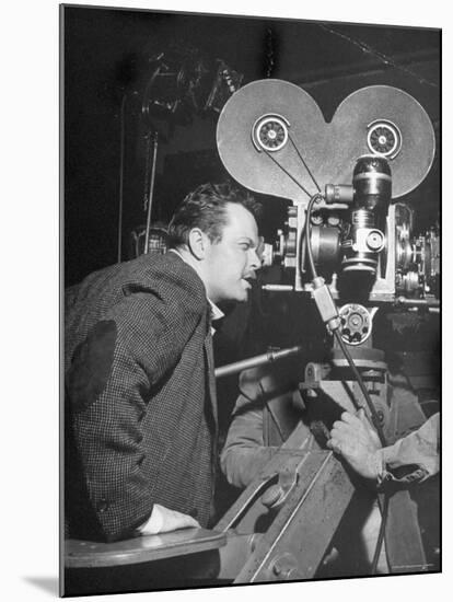 Orson Welles Directs "Around the World"-Al Fenn-Mounted Premium Photographic Print