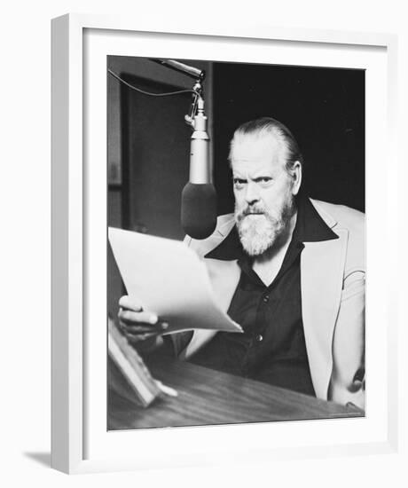 Orson Welles-null-Framed Photo