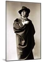 Oscar Wilde, C.1882 (Albumen Print)-Napoleon Sarony-Mounted Giclee Print