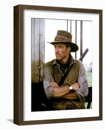 OUT OF AFRICA, 1985 directed by SYDNEY POLLACK Robert Redford (photo)-null-Framed Photo