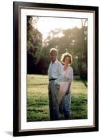 Out of Africa by Sydney Pollack with Robert Redford and Meryl Streep, 1985 (photo)-null-Framed Photo