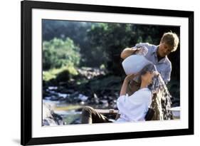 Out of Africa by Sydney Pollack with Robert Redford and Meryl Streep, 1985 (photo)-null-Framed Photo