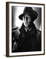 OUT OF THE PAST, 1947 directed by JACQUES TOURNEUR Robert Mitchum (b/w photo)-null-Framed Photo