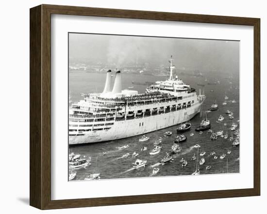 P&O Cruise Ship Canberra Returns to Southampton Water after Service in the Falklands War, July 1982-null-Framed Photographic Print