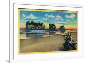 Pacific Seacoast, Olympic Peninsula - Olympic National Park-Lantern Press-Framed Premium Giclee Print