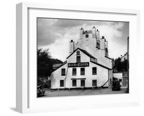 Pack of Cards' Pub-J. Chettlburgh-Framed Photographic Print