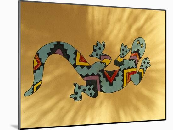 Painted Gecko Lizard on Wall, Tucson, Arizona, USA-Merrill Images-Mounted Photographic Print