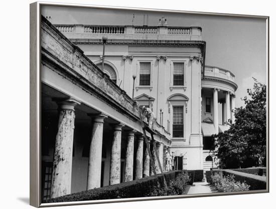 Painters Repainting the White House-null-Framed Photographic Print