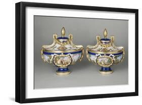 Paire de vases couverts, cassolette Bachelier dit aussi cassolette à festons ; fond bleu de four,-null-Framed Giclee Print