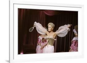 PAL JOEY, 1957 directed by GEORGE SIDNEY Kim Novak (photo)-null-Framed Photo