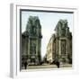 Palerme (Sicily), Gate Felice (1582-1644) and the Street Victor Emmanuel-Leon, Levy et Fils-Framed Photographic Print