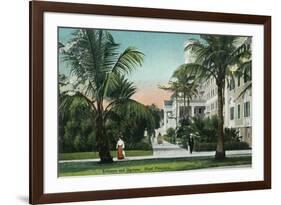 Palm Beach, Florida - Royal Poinciana Entrance and Grounds View-Lantern Press-Framed Premium Giclee Print