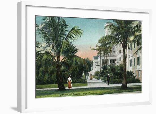 Palm Beach, Florida - Royal Poinciana Entrance and Grounds View-Lantern Press-Framed Art Print