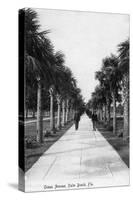 Palm Beach, Florida - Walking Down Ocean Avenue-Lantern Press-Stretched Canvas