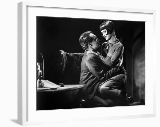 Pandora's Box, (aka Die Buchse Der Pandora, aka Lulu), Gustav Diessl, Louise Brooks, 1929-null-Framed Photo